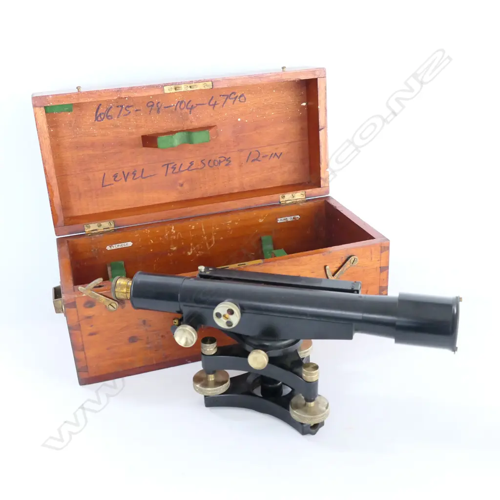 TRANSIT LEVEL by E. R. WATT & SON, LONDON, ADDITIONALLY MARKED FOR PEACOCK RETAILERS AUCKLAND, IN BOX. Image 1++